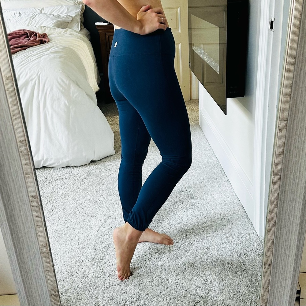 Vuori Navy Leggings